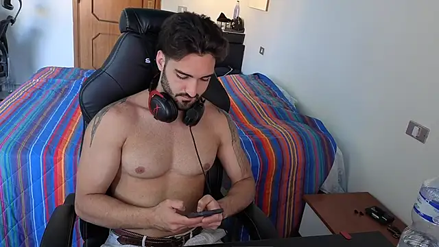 Al3xox02 Show in webcam