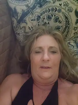 SultrySummer68 élő XXX-chatje