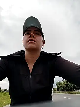 CAROLINE__07 élő XXX-chatje