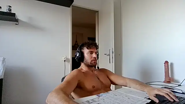 alpha-hunk 在線直播表演