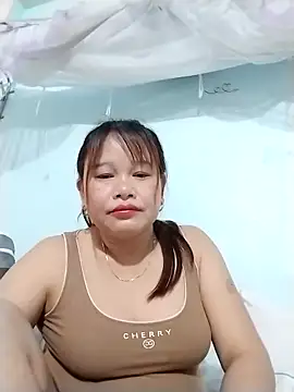 Moubie1 Adlı Modelin Canlı XXX Sohbeti