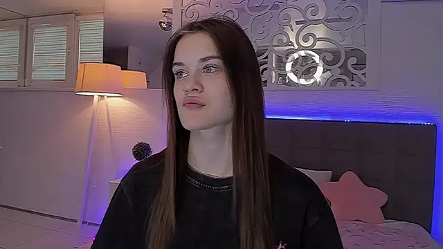 LuisaClover Chat XXX live