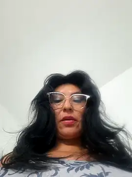 Chat XXX en directo de katysquirtdirty