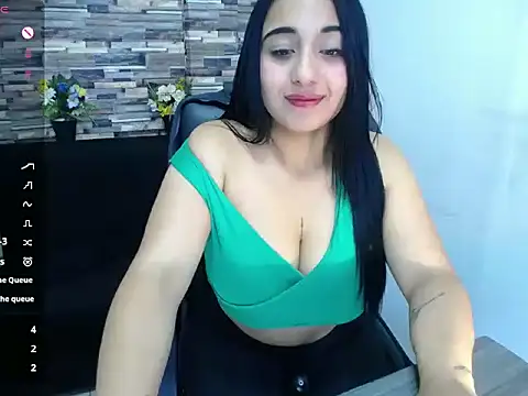 XXX chat uživo modela miaboobss