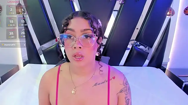 XXX chat uživo modela antonelllepiercee