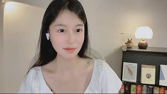 Onechestnut Adlı Modelin Canlı XXX Sohbeti