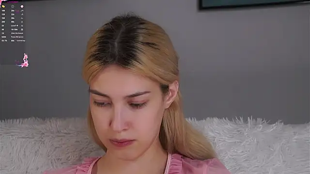 AngelicRice élő XXX-chatje