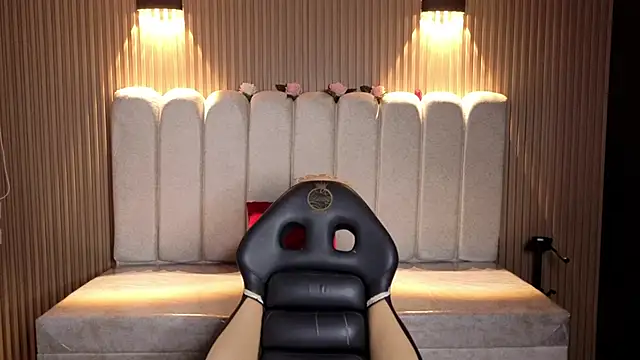 _Mia_Evans_1's Live XXX Chat