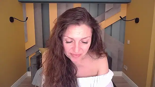 EllaLongのライブXXXチャット