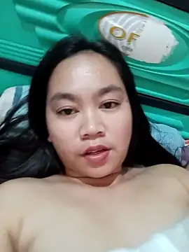 Show modela Queen_Marie na web-kameri