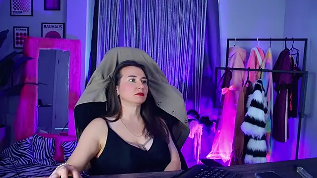 Golden_Dragon Chat XXX live