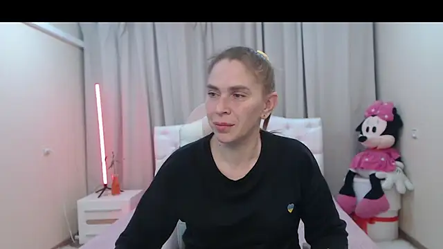 Chat XXX en directo de TessaDaybreak