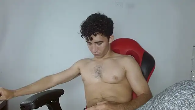 Caius_fox: διαδικτυακό σόου στην κάμερα