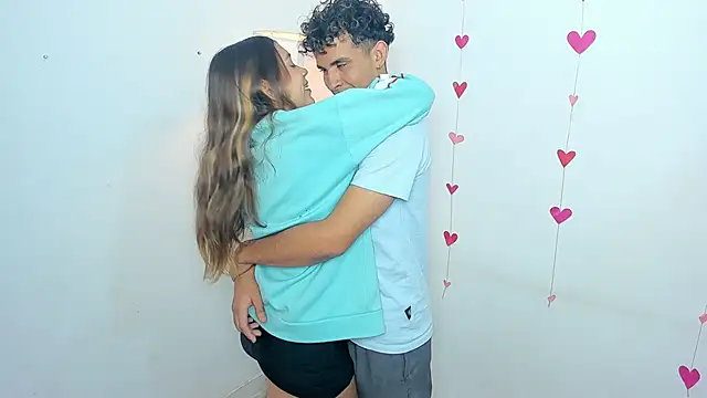 skinygirlcouple Webcamshow