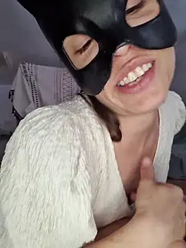 Show modela SweetSun69 na web-kameri