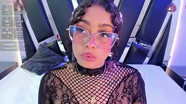 antonelllepiercee's Live XXX Chat