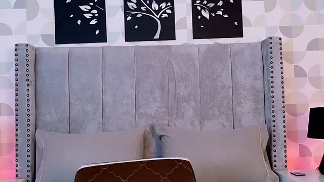 Chat +18 de natasha_moreno ao vivo