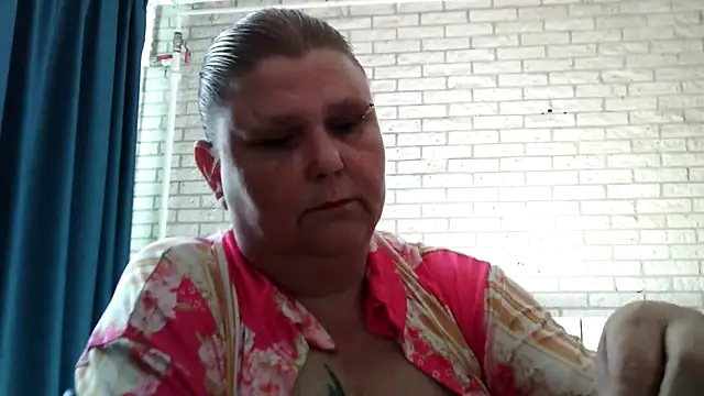 Sylviastar46: онлайн-секс-чат