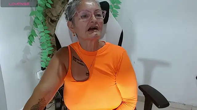 bety-cum2's Webcam Show