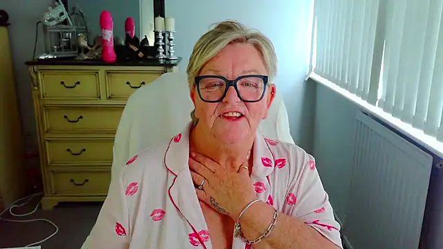 BridgetBlueEyesのライブXXXチャット