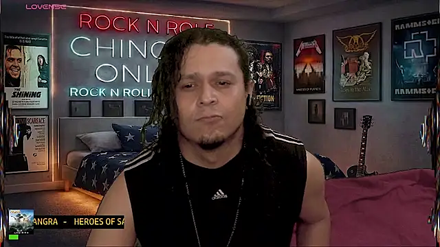 Pokazy przed kamerką – chino_roz