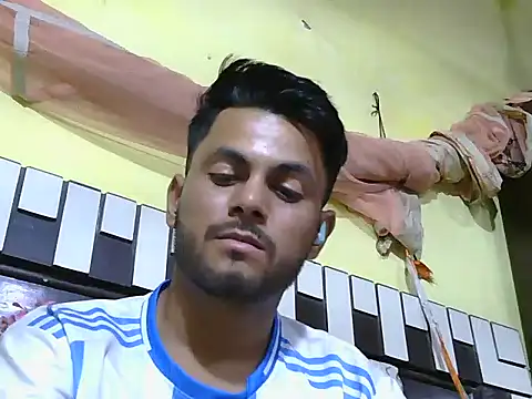 Stubborndesiboy's Live XXX Chat