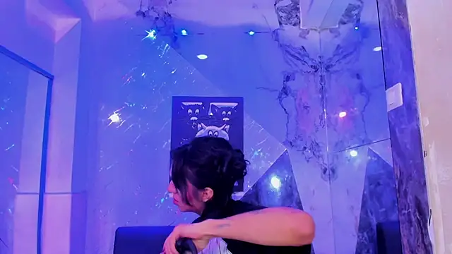 Pokazy przed kamerką – Isabella_stanford2