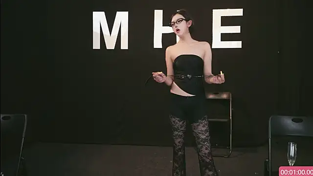 MHe-002 élő XXX-chatje