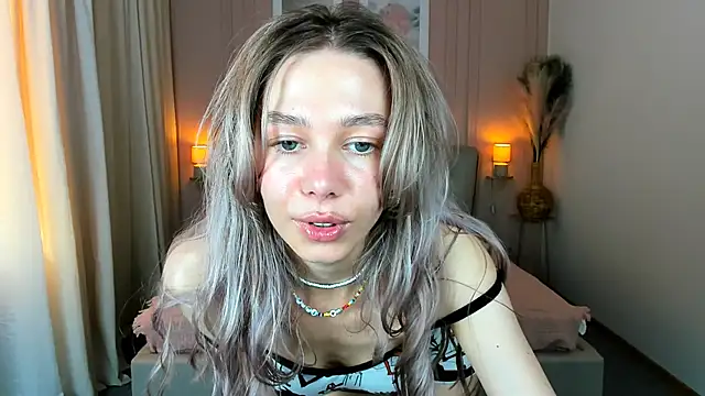 دردشة LuluAlis الجنسية المباشرة