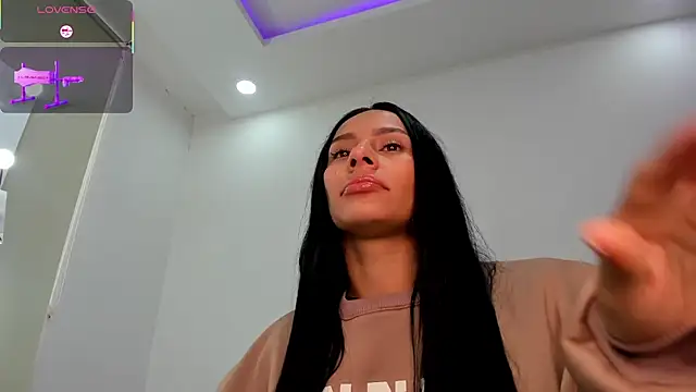 karlyn_angels' Live XXX Chat