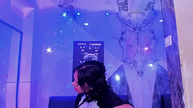 Pertunjukan Kamera Web Isabella_stanford2