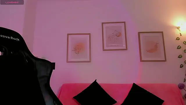 Chat +18 de aleja_montiel__ ao vivo