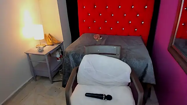 Chat +18 de ScarletBigTitties ao vivo