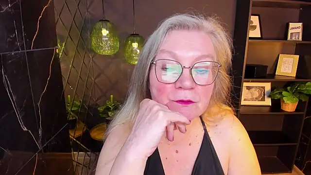 Chat +18 de NataliMellow ao vivo