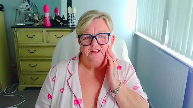 BridgetBlueEyes Live XXX-Chat