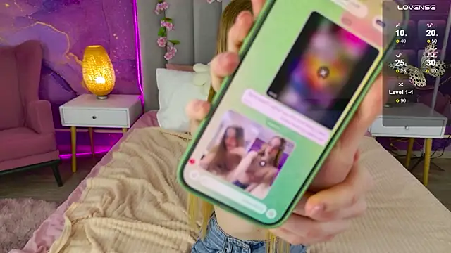 Mollydollzzのウェブカメラショー