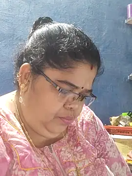 tamilthanushri: онлайн-секс-чат