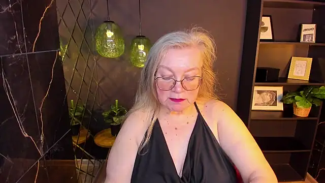 Chat +18 de NataliMellow ao vivo