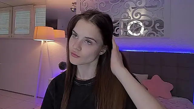 LuisaCloverのライブXXXチャット