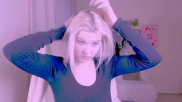 Hot_BlondaのライブXXXチャット