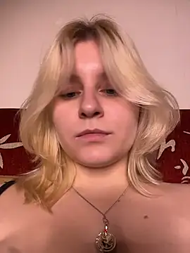 Flora_SecretLife Webcamshow