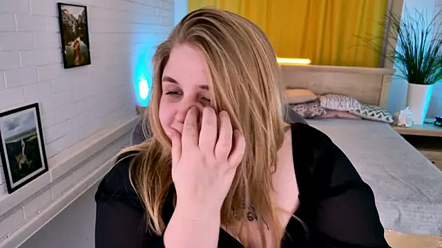 Chatroom XXX en direct de SladaDell