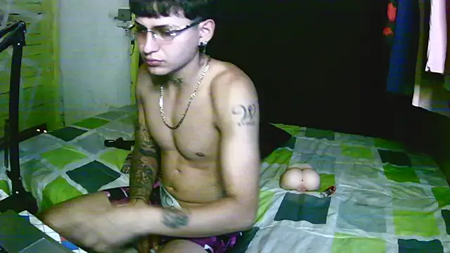 Ebebyjuan: απευθείας συνομιλία ΧΧΧ