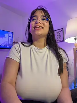 tati_reyess' Live XXX Chat