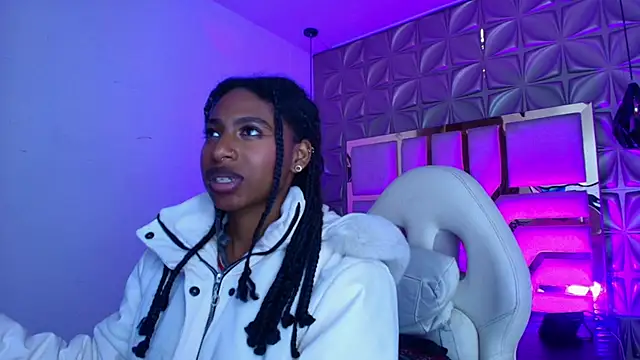 Queen_perla_'s Live XXX Chat