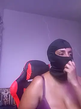 LaReineCleo's Live XXX Chat