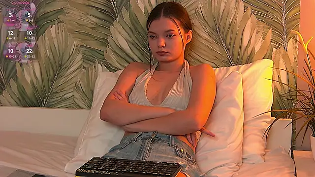 AsterQuinn élő XXX-chatje