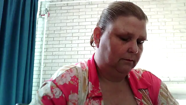 Sylviastar46のライブXXXチャット