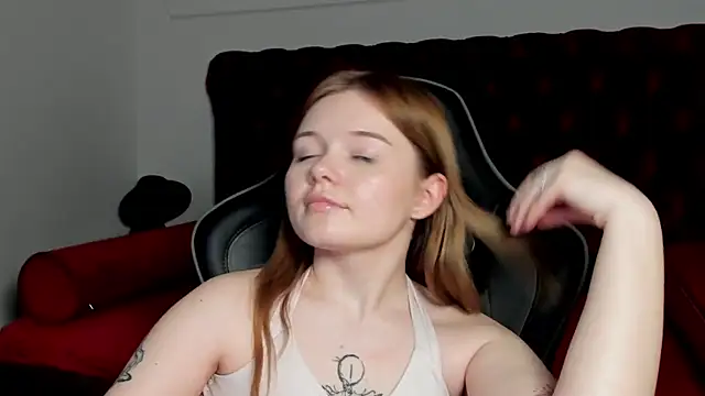 ElinaVale's Live XXX Chat