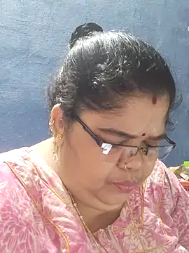 tamilthanushri লাইভ XXX চ্যাট